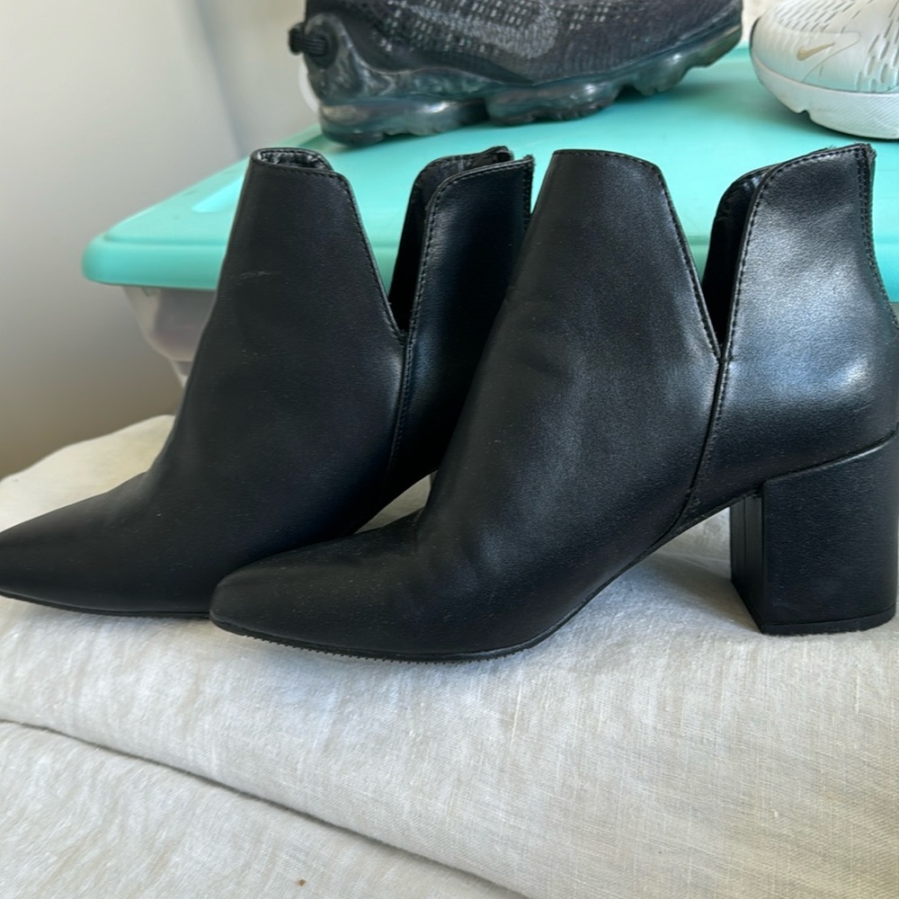 Blondo waterproof back zip ankle boots